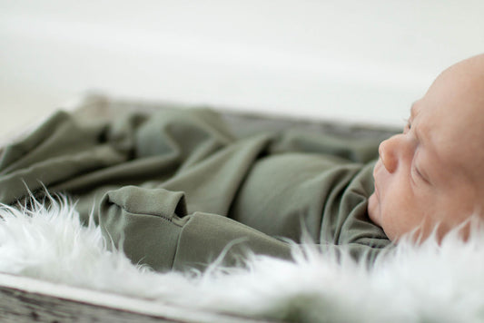 Olive Sleeper Newborn Gown - Zipease