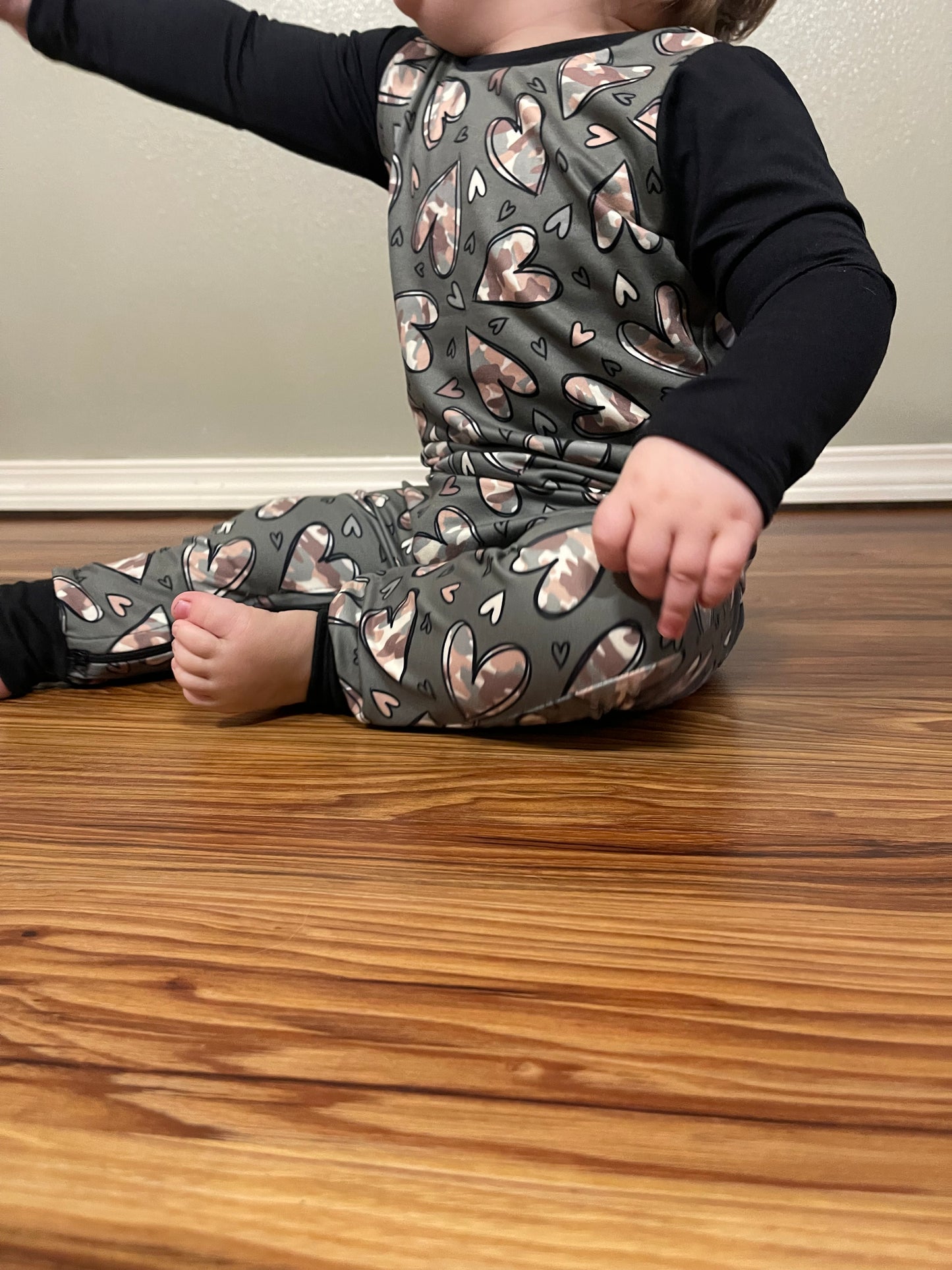 Camo Hearts Zip Romper - Zipease