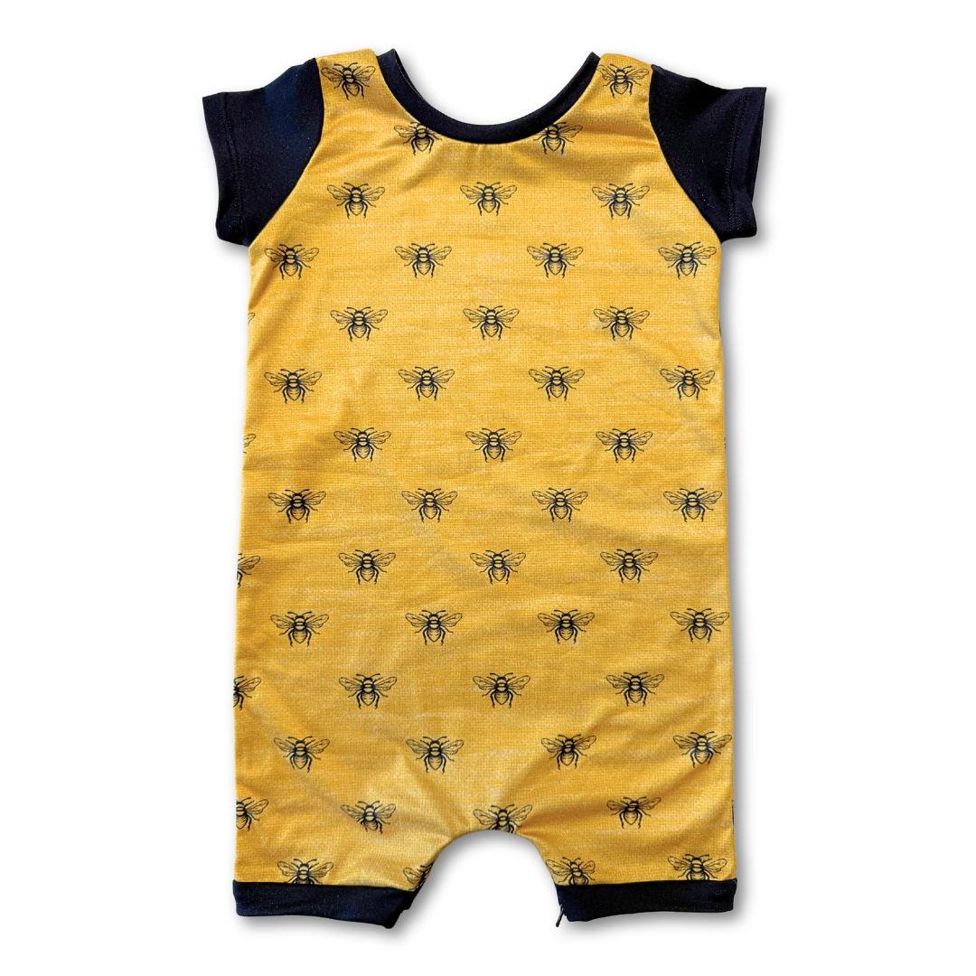Bees Shortease - Zipease
